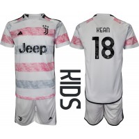 Camisa de Futebol Juventus Moise Kean #18 Equipamento Secundário Infantil 2023-24 Manga Curta (+ Calças curtas)